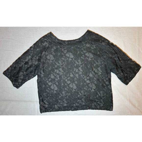 Fossil Woman's Short Sleeve Lace Gray Single Button Cardigan Size Small - Picture 2 of 6